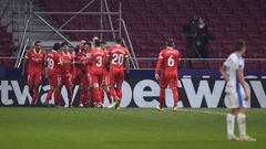 El Sevilla celebra su clasificaci&oacute;n para octavos de final, gracias al gol de Lucas Ocampos ante el Legan&eacute;s.