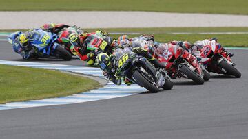 PHILLIP ISLAND, AUSTRALIA - OCTOBER 27: Valentino Rossi of Italy and Yamaha Factory Racing leads the field during the MotoGP race during the 2019 MotoGP of Australia at Phillip Island Grand Prix Circuit on October 27, 2019 in Phillip Island, Australia. (P