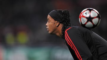 Independiente Santa Fe confirmó la noticia que Ronaldinho estará en Bogotá y jugará un partido en el Campín.