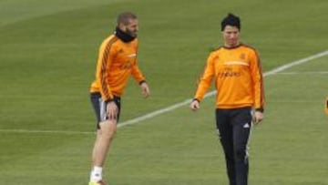 Benzema, con molestias en el entrenamiento.