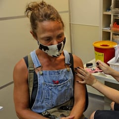 Madrid da un giro al proceso de vacunación de los que pasaron COVID: los plazos de cada comunidad