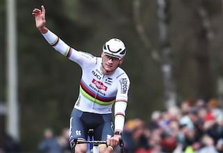 Van der Poel sólo sabe ganar