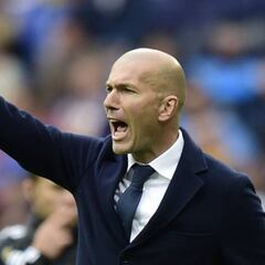 Zidane camina hacia la Liga por la senda que siguió Molowny