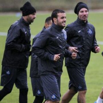 Pedro León, ayer, trotando junto a Valera y Alexis.