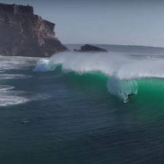Nazaré empieza la temporada con olas "menos mortíferas"