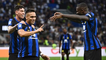 Lautaro celebra un gol del Inter con Thuram.