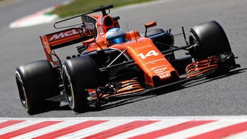 Fernando Alonso con el McLaren Honda en España.