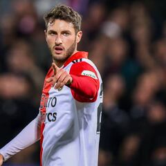 Santiago Giménez muestra su apoyo al Tri