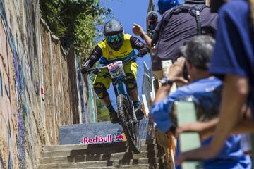 Valparaiso, 11 febrero 2018.
Decimosexta version del Red Bull Valparaiso Cerro Abajo, principal carrera de descenso urbano en Chile, realizada entre calles, escaleras y callejones de la ciudad puerto.
Cristian Rudolffi/Photosport.