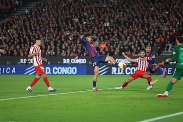 3-0. Centro de Cancelo que le llega a Marc Bernal y empuja el balón al fondo de la portería de Musso.