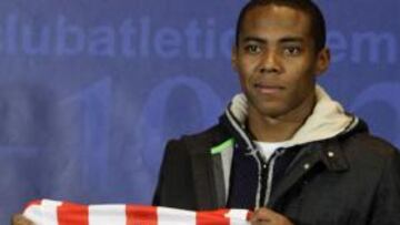 Elías: "R. Carlos y Ronaldo me hablaron bien del Atleti"