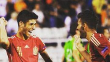 Asensio y Ceballos celebran un gol.