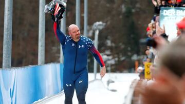 Steven Holcomb. 