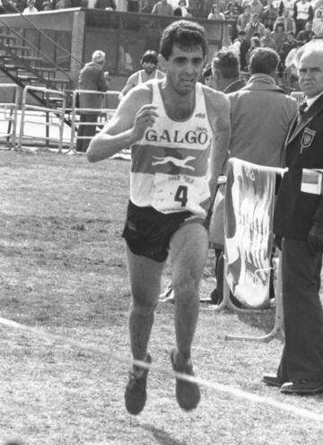 A los 62 años, el atleta segoviano, conquistó el mítico cross de Venta de Baños en 1985 y fuesubcampeón del mundo junior de campo a través en 1977. Su pasión por el deporte continuó con su hijo, Santiago Llorente Mangas (1995), uno de los atletas con más proyección de la provincia de Segovia.
