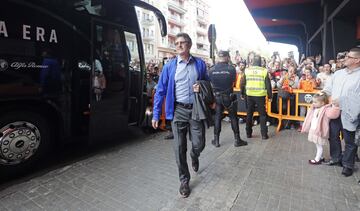 Kempes llegando a Mestalla.








