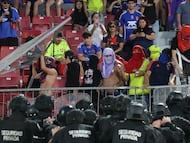 Futbol, Universidad de Chile vs Audax Italiano
Fecha 1, Liga de primera 2026.
Hinchas de Universidad de Chile alientan a su jugadores durante un partido de la liga de primera division disputado en el estadio Nacional en Santiago, Chile.
30/01/2026
Dragomir Yankovic/Photosport
Football, Universidad de Chile vs Audax Italiano
First date, 2026 First division league.
Universidad de Chile fans are photographed during a first division league match at the Nacional stadium in Santiago, Chile.
30/01/2026
Dragomir Yankovic/Photosport