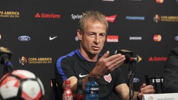 Jurgen Klinsmann en rueda de prensa.