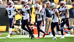 PITTSBURGH, PENNSYLVANIA - SEPTEMBER 18: Jalen Mills #2 of the New England Patriots celebrates an interception with his team during the first half in the game against the Pittsburgh Steelers at Acrisure Stadium on September 18, 2022 in Pittsburgh, Pennsylvania.   Joe Sargent/Getty Images/AFP