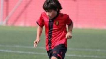 El ni&ntilde;o de 10 a&ntilde;os, quien naci&oacute; en Durango, fich&oacute; por ocho temporadas con la cantera del Mallorca; era seguido de cerca por el Real Madrid y Barcelona, &iexcl;con&oacute;celo!