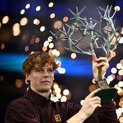 Jannik Sinner stuns Carlos Alcaraz by doing the “impossible”