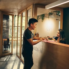 Te piden que hagas esto cuando te registras en un hotel para no tener que dar tu identificación.