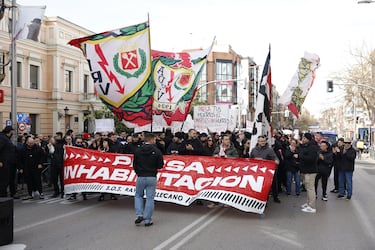 Ante la decisión de trasladar el próximo encuentro al estadio de Butarque, los seguidores franjirrojos han estallado contra la gestión del presidente Raúl Martín Presa y de Javier Tebas. 