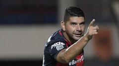 N&eacute;stor Ortigoza durante un partido con San Lorenzo.