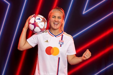 5/10 Lindsey Horan