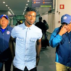 El último refuerzo de Cruz Azul, Jonathan Borja, llegó a México