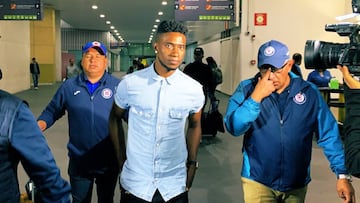 El último refuerzo de Cruz Azul, Jonathan Borja, llegó a México
