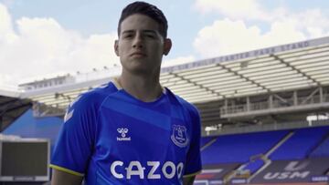 James muestra nueva equipación del Everton