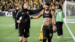 USA1120. COLUMBUS (ESTADOS UNIDOS), 09/12/2023.- Fotografía cedida por Los Angeles FC de los jugadores Ilie Sánchez (i) y Dénis Bouanga durante la final de la Copa MLS ante Columbus Crew, hoy, en el Lower.com Field en Columbus (Estados Unidos). El Columbus Crew se proclamó este sábado campeón de la MLS Cup al imponerse en la final por 2-1 a Los Angeles FC (LAFC), que se había llevado este título el año pasado. EFE/ Lafc / SOLO USO EDITORIAL/ SOLO DISPONIBLE PARA ILUSTRAR LA NOTICIA QUE ACOMPAÑA (CRÉDITO OBLIGATORIO)
