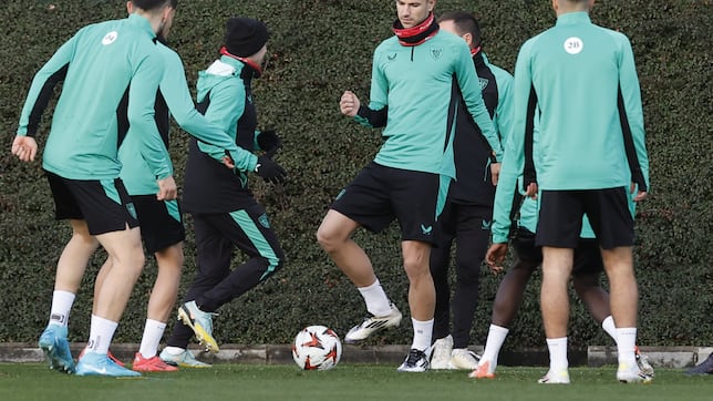 Valverde alista a todos sus jugadores disponibles ante el Rayo