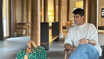 Carlos Alcaraz muestra un bolso de Louis Vuitton valorado en un millón de euros: no existe en el mercado