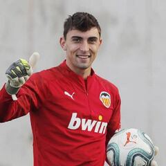 Cambio de cromos en la portería de la AD Alcorcón