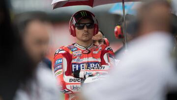 ASSEN, NETHERLANDS - JUNE 25:  Jorge Lorenzo of Spain and Ducati Team  prepares to start on the grid during the MotoGP Race during the MotoGP Netherlands - Race on June 25, 2017 in Assen, Netherlands.  (Photo by Mirco Lazzari gp/Getty Images)