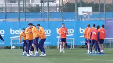 Buen ambiente en el entrenamiento del Barcelona