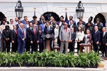 Tom Brady atrajo los reflectores en la residencia oficial al bromear con el presidente Biden. El pasador insinuó que el mandatario no ganó las elecciones en 2020.