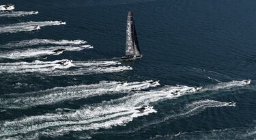 Vista general mientras el Arca Sgr gana la Regata de Vela Barcolana.