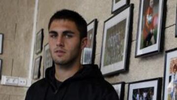 <b>ASENTADO. </b>Víctor Ruiz posa para AS en la Ciudad Deportiva.