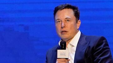 FILE PHOTO: FILE PHOTO: Tesla Inc CEO Elon Musk attends the World Artificial Intelligence Conference (WAIC) in Shanghai, China August 29, 2019. REUTERS/Aly Song/File Photo/File Photo