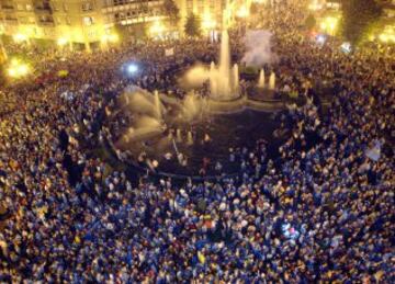 El 25 de septiembre de 2005, Fernando Alonso conquistó el primer Mundial de su carrera tras quedar tercero en el Gran Premio de Brasil. La ciudad de Oviedo lo celebró a lo grande.