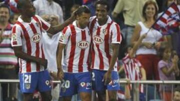 <b>BUEN INICIO. </b>Simao celebra su gol ante el Sporting en la jornada 1.