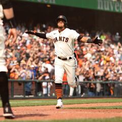 MLB round up: Giants salvage win against Brewers, Red Sox blank Rays