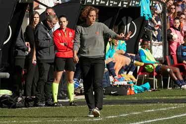 Natalia Arroyo, entrenadora de la Real Sociedad Femenino.