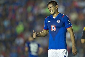 El delantero paraguayo fue la bomba de Cruz Azul para el Clausura 2015. Roque se lesionó de gravedad y solamente pudo disputar diez partidos con la Máquina. Metió tres goles. 
