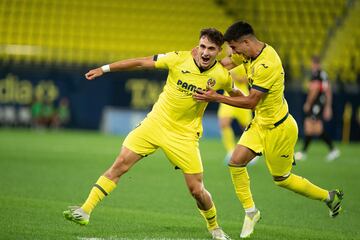 Delantero. Forés (Villarreal B)