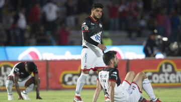 Jugadores de Lobos BUAP después de la derrota 1-2 ante Toluca en la jornada 13 del Clausura 2018.