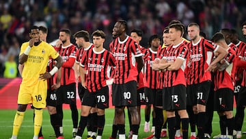 Soccer Football - Coppa Italia - Final - AC Milan v Bologna - Stadio Olimpico, Rome, Italy - May 14, 2025 AC Milan players looks dejected after the match REUTERS/Daniele Mascolo