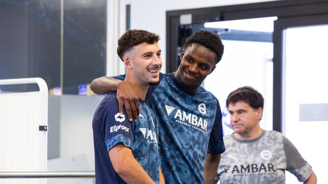 El Alavés renueva a Víctor Parada hasta 2029